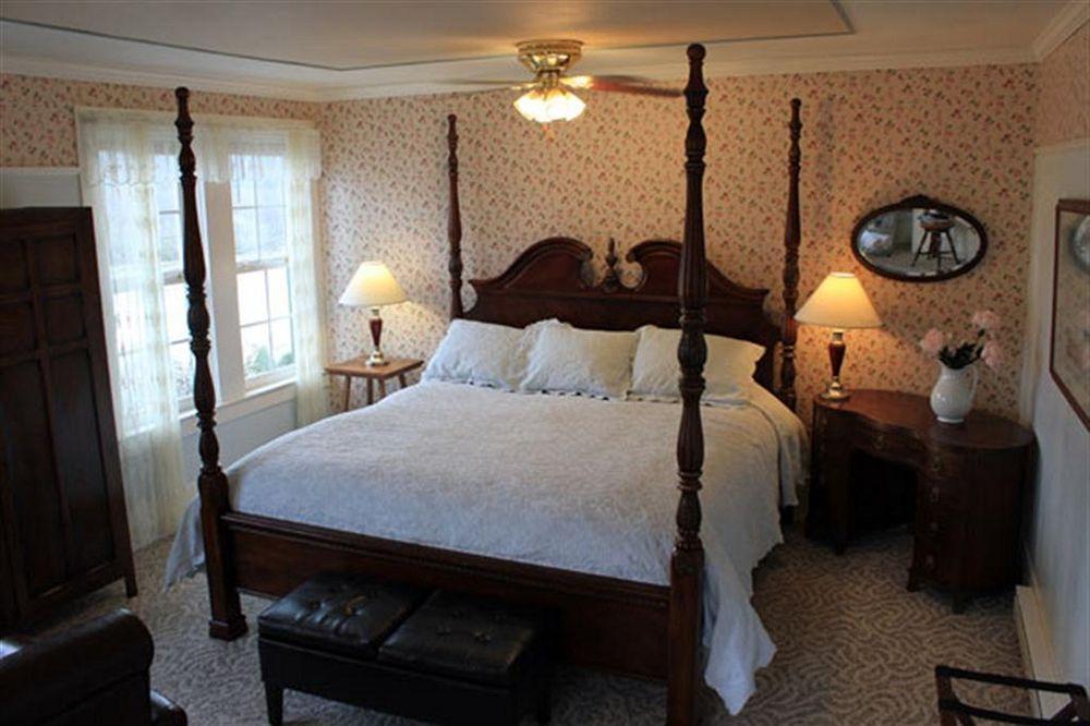 The Historic Requa Inn 克拉马斯 外观 照片