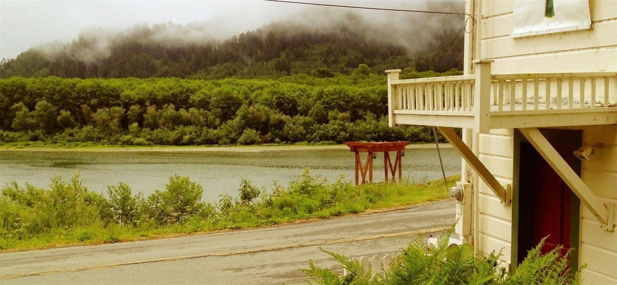 The Historic Requa Inn 克拉马斯 外观 照片